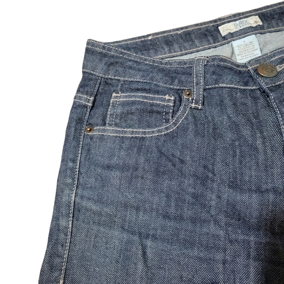 SO wear it declare it junior Jeans.     T24 - Picture 3 of 11